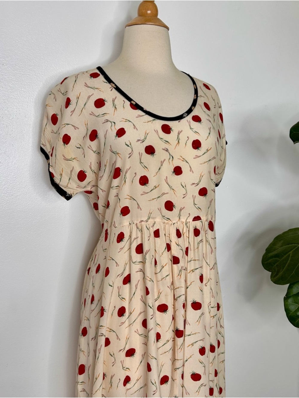 Vintage Zoe California tomato and chive print midi dress - Picture 4 of 6